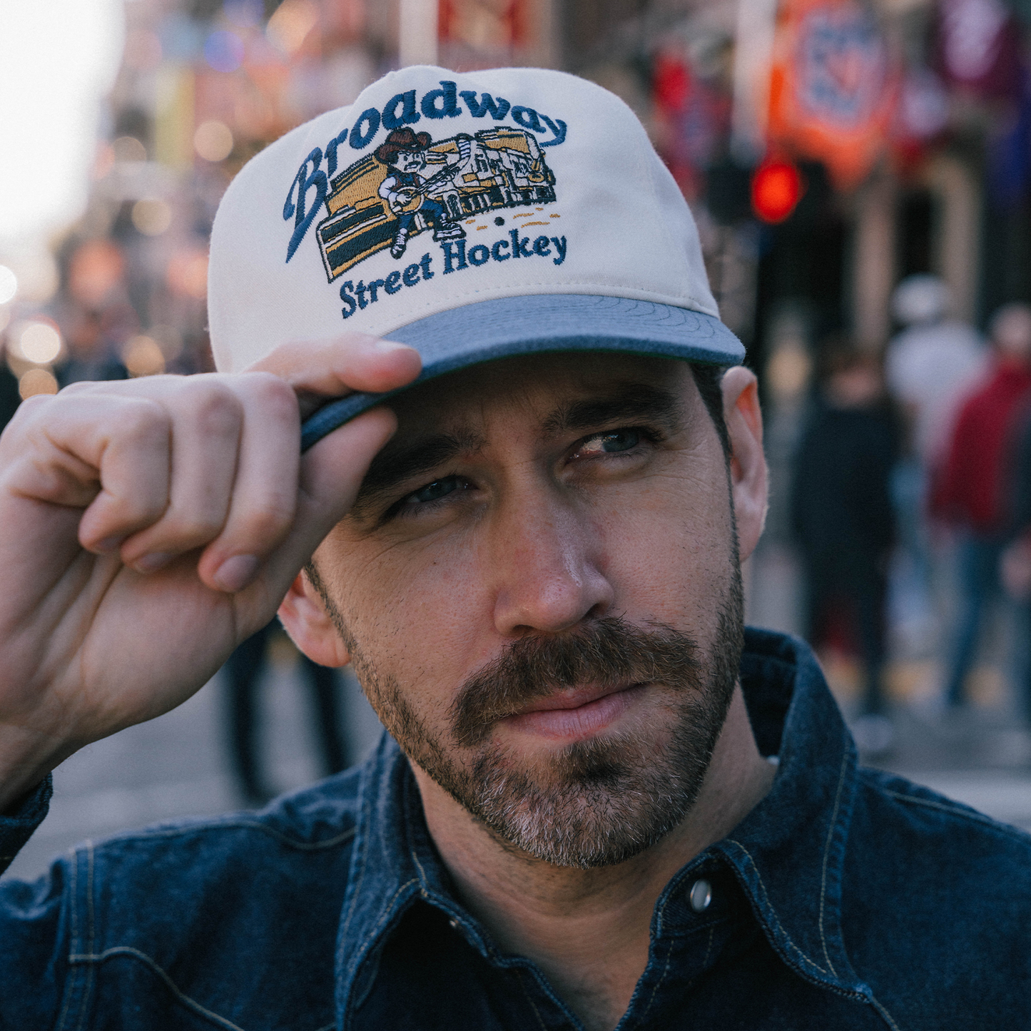 Broadway Street Hockey Snapback: Cream